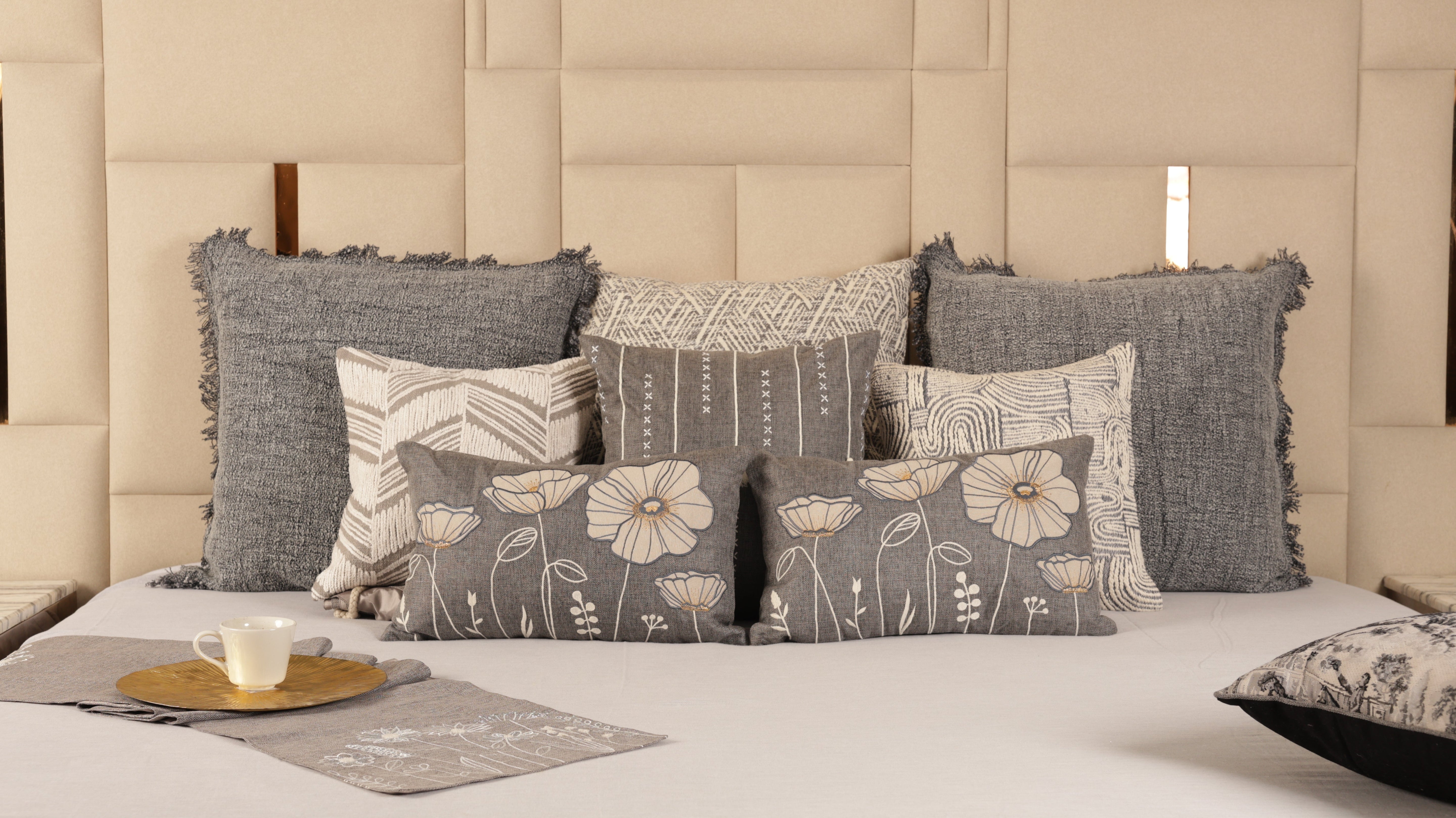 Serene Spaces: The Charm of Neutral Cushions