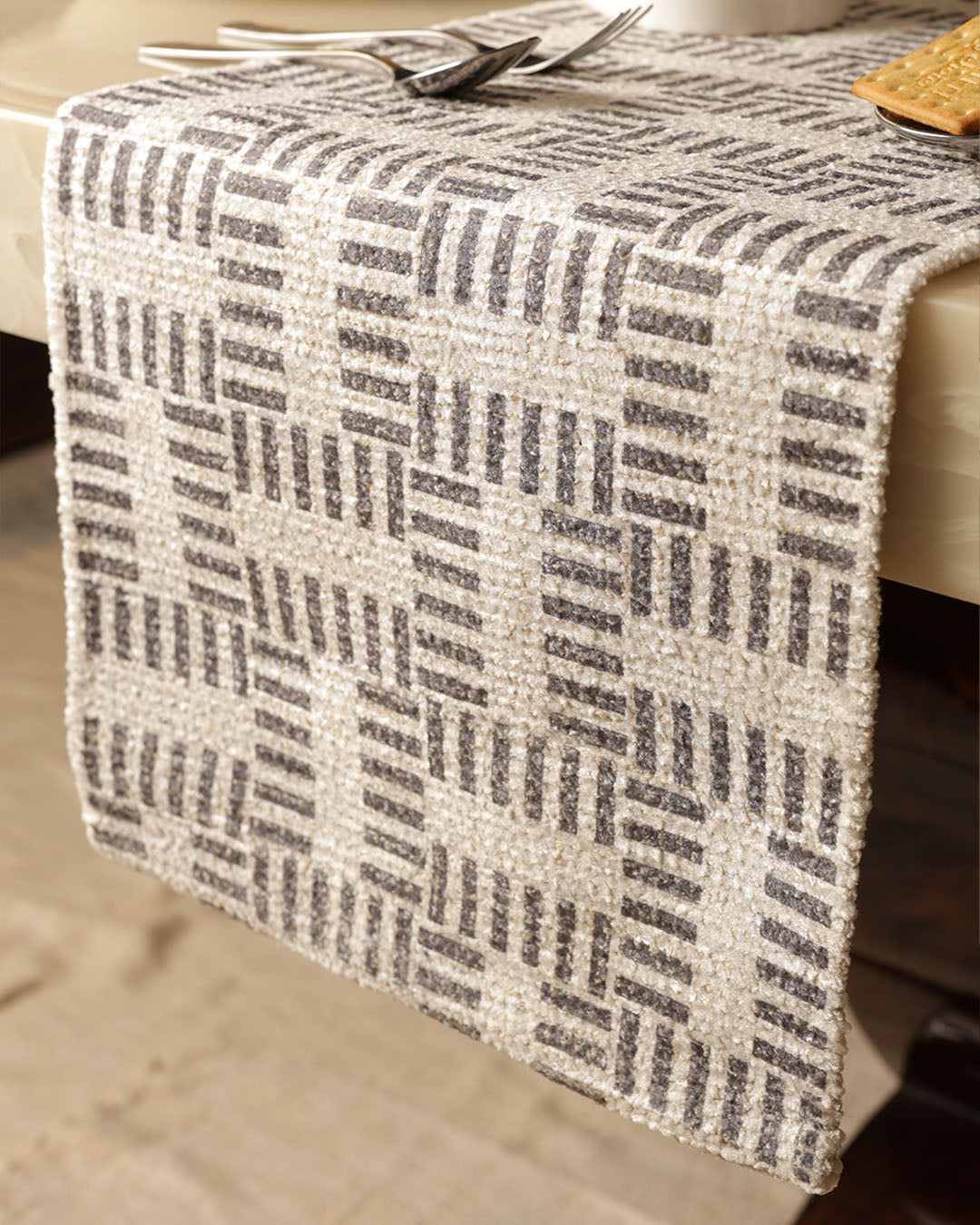 Mono Lattice Table Runner